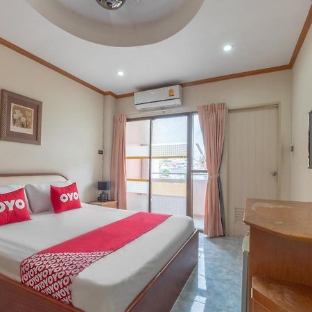 Oyo 1125 Chokdee Inn Pattaya Esterno foto