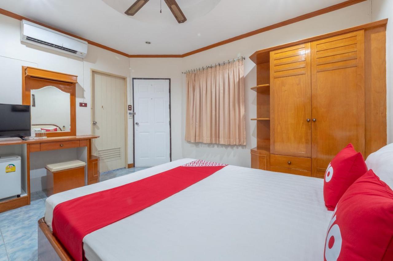 Oyo 1125 Chokdee Inn Pattaya Esterno foto