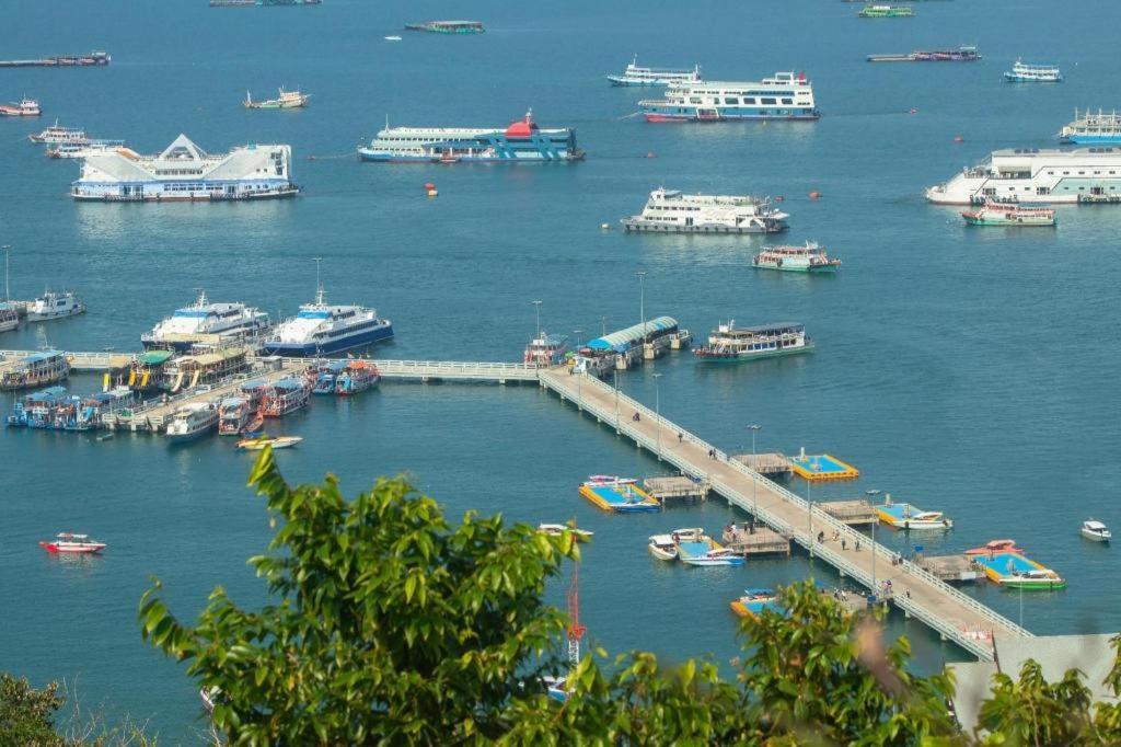 Oyo 1125 Chokdee Inn Pattaya Esterno foto