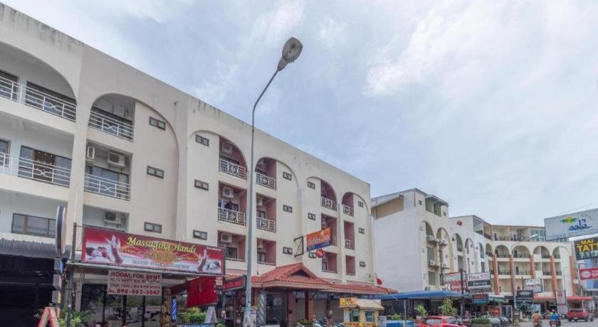 Oyo 1125 Chokdee Inn Pattaya Esterno foto
