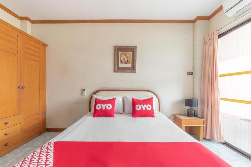 Oyo 1125 Chokdee Inn Pattaya Esterno foto