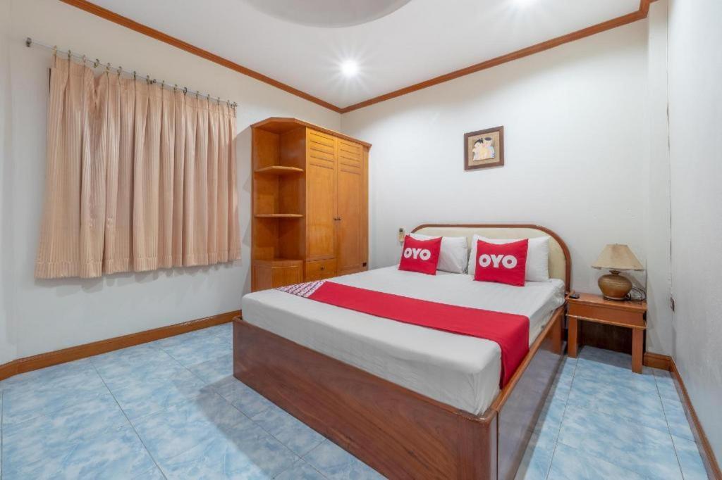 Oyo 1125 Chokdee Inn Pattaya Esterno foto