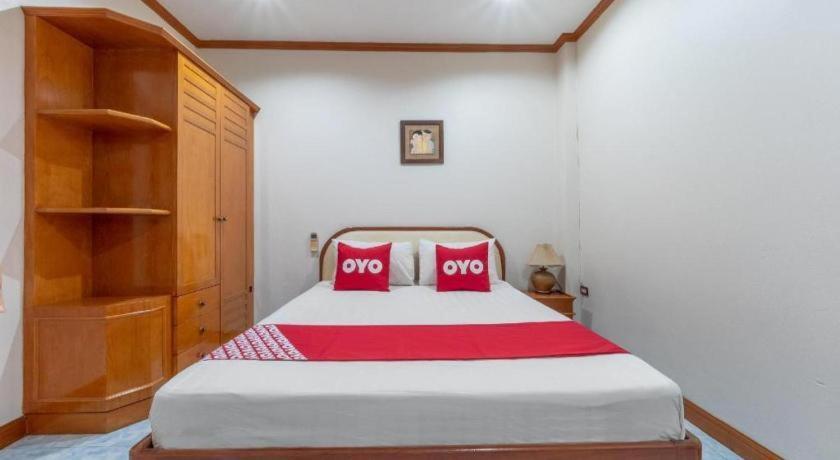Oyo 1125 Chokdee Inn Pattaya Esterno foto